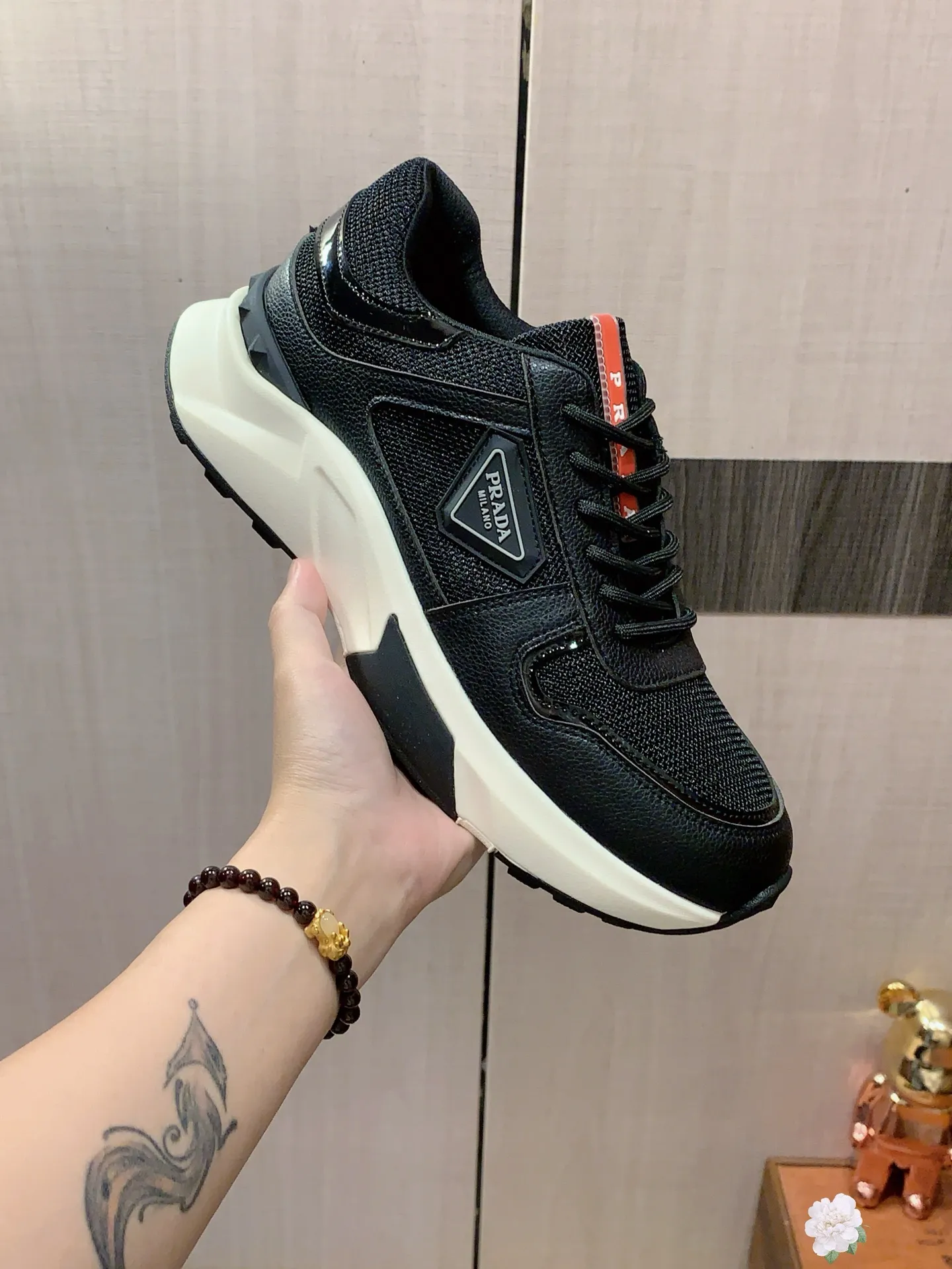 Men's men's shoes💰460💰💰🎩🎩[Lightning][Lightning] "PRADA*" The latest and most popular casual shoes, top brand [seduce] luxury ~ purchasing agency, top ~ quality. [Strong] The upper is made of imported breathable cowhide with material ➕ breathable sheepskin lining (•) and fine workmanship. The original stylish and stylish soft rubber wear-resistant and non-slip outsole is light and comfortable on the feet. The real thing looks better when photographed in real life. No. 143: Code: 38-44, 45 can be customized, 3️⃣ colors are available